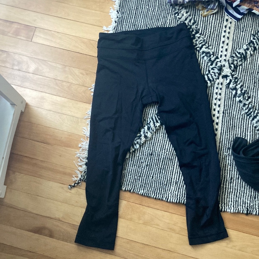 Lululemon size 4 black run inspire crop